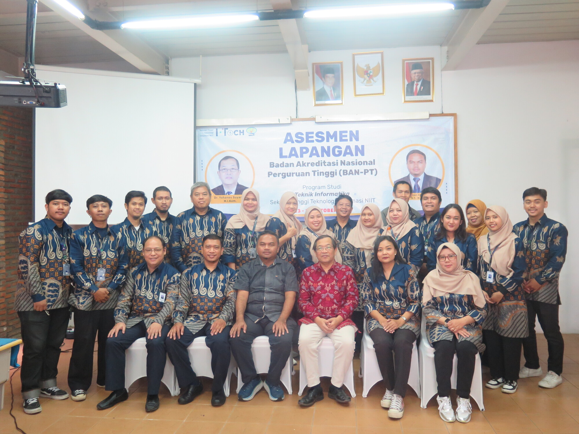 Asesor dan Staf BAN-PT Lakukan Asesmen Lapangan Prodi Teknik Informatika Sekolah Tinggi Teknologi Informasi NIIT.