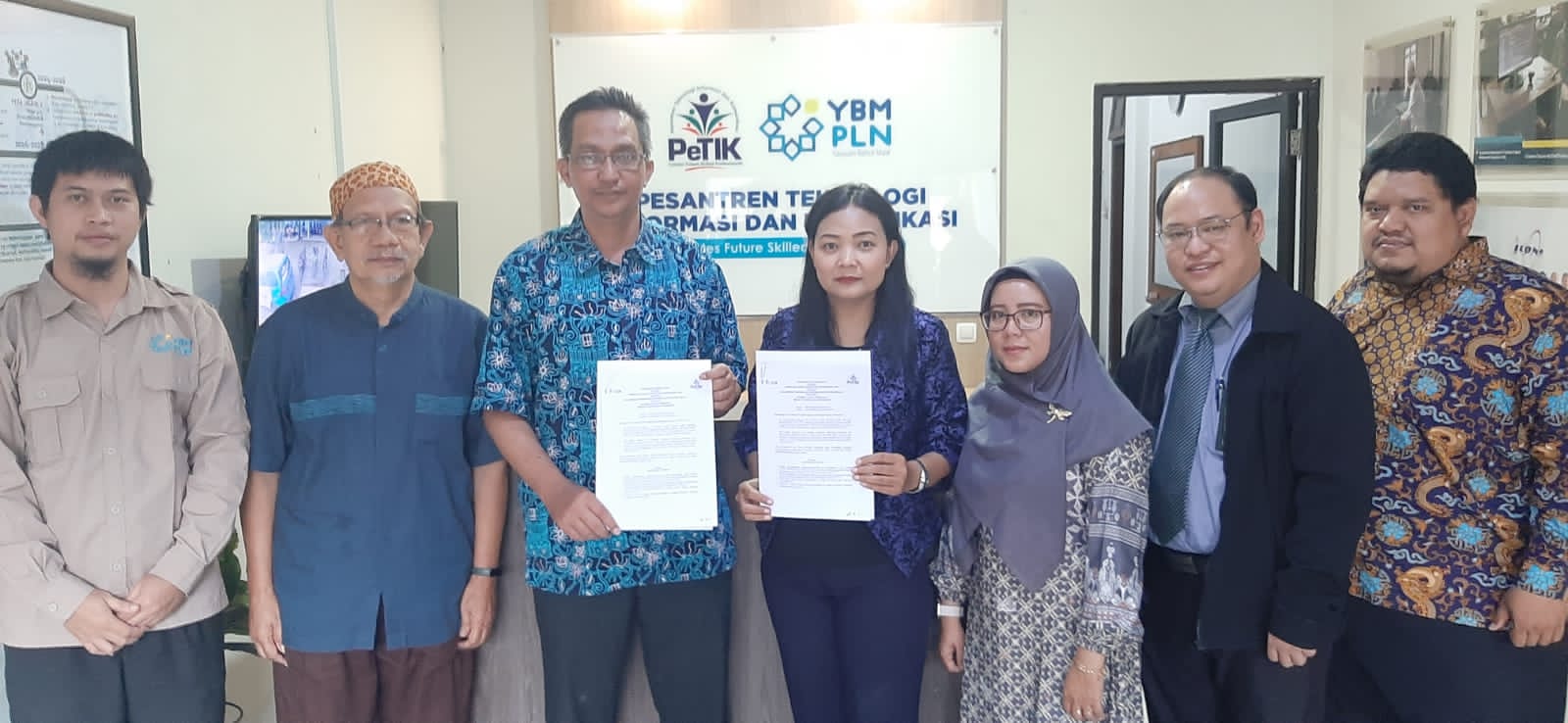 MoU dengan Pesantren Teknologi Informasi dan Komunikasi ( PeTIK )